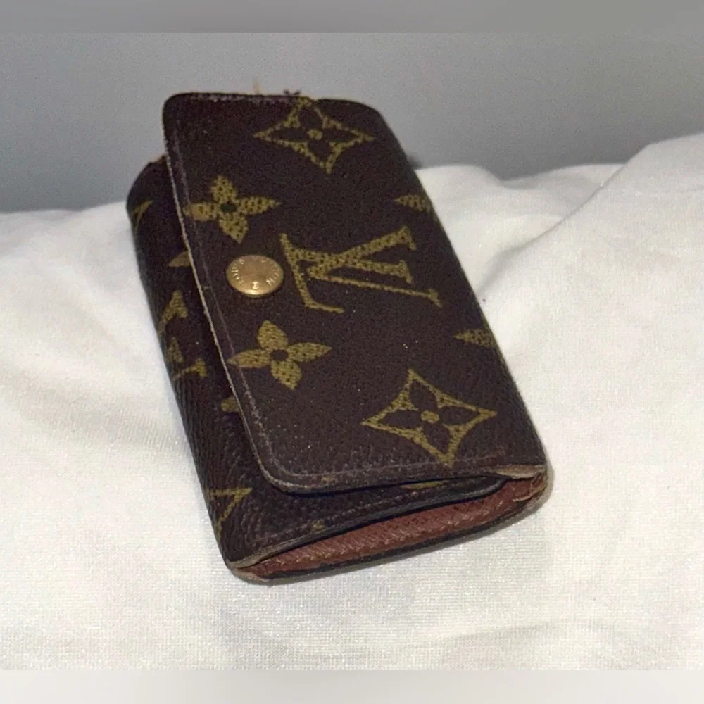 LOUIS VUITTON MONOGRAM KEY HOLDER / WALLET - Picture 6 of 16